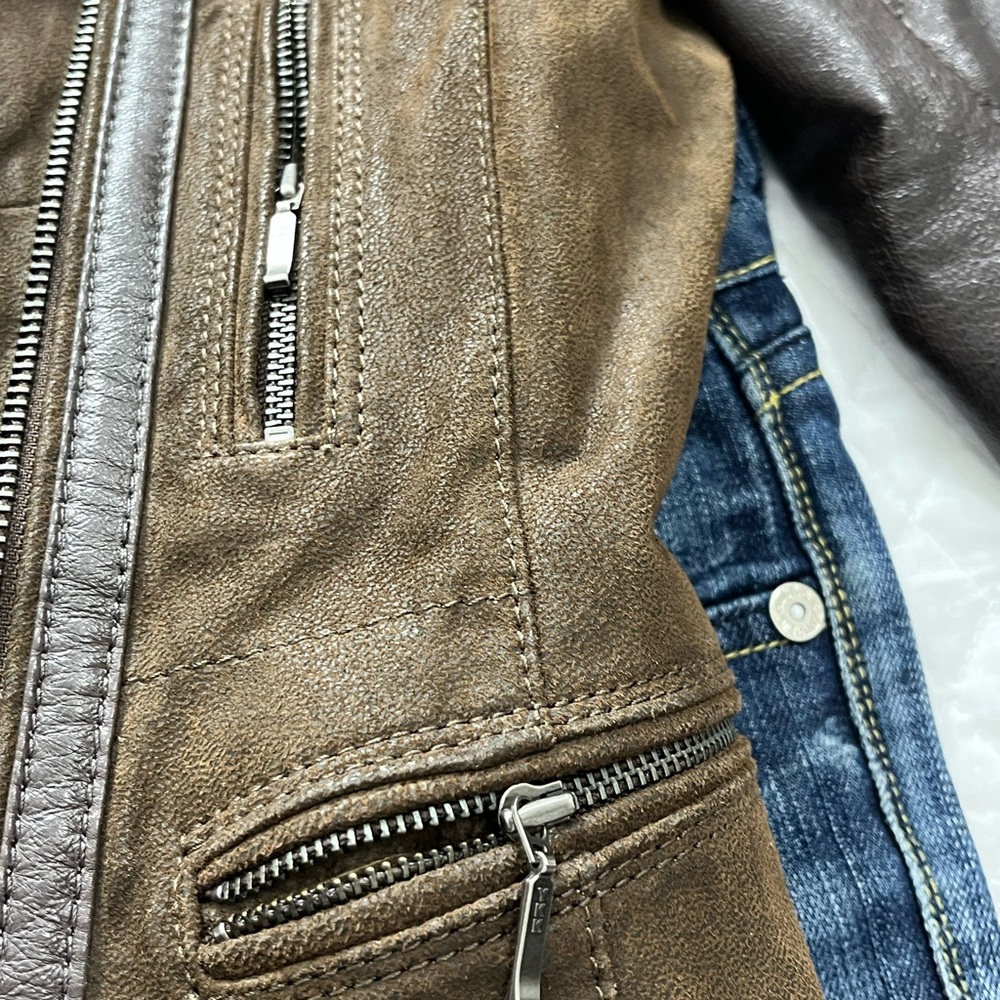 Danier Genuine Leather Two-Tone Jacket with Quilted Sleeves•Size 3XS• - Picture 3 of 9